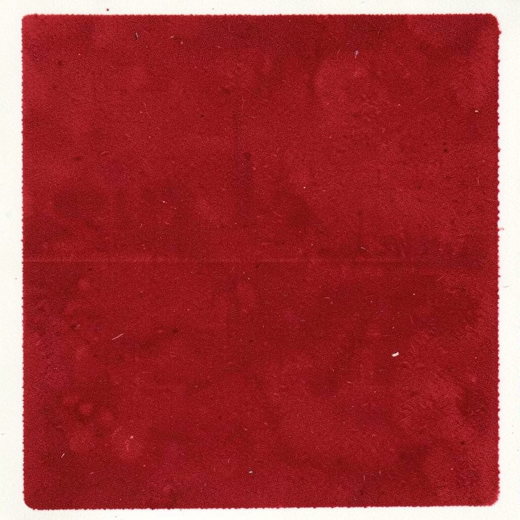 Açık krem zemin üzerine bordo ve soluk sarı damgalarla yapılmış, eski bir sinema tabelasını çağrıştıran iki mürekkepli risografik baskı